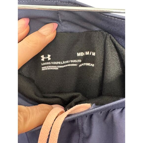 Under Armour Heat Gear Loose Fit Blue & Pink Women's Shorts Size Medium - Picture 5 of 6